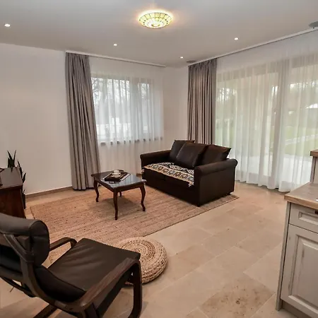 Bodrog33 Riverhouse توكاي