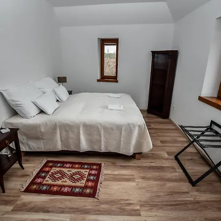 Bodrog33 Riverhouse *